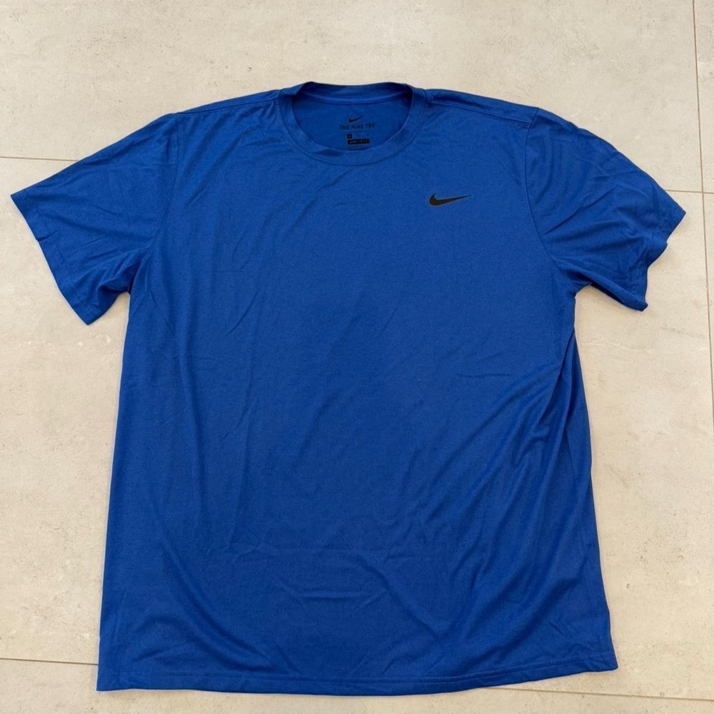 NWOT NIKE Men's Dri-FIT Legend Fitness T-Shirt